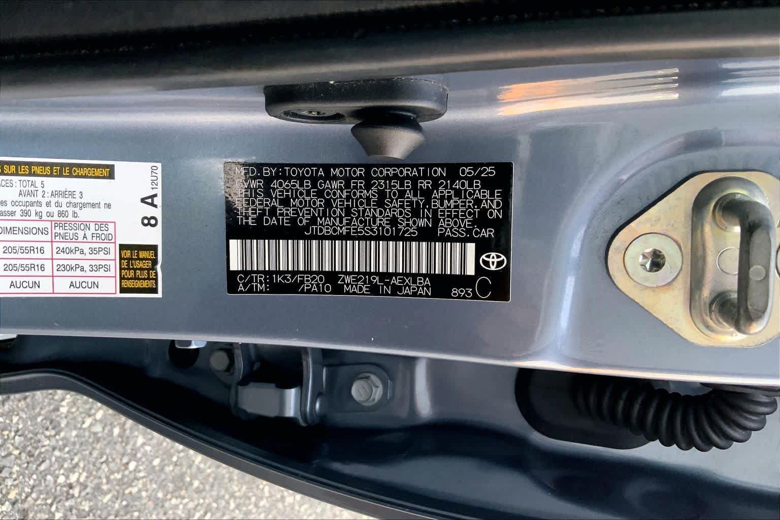 Used 2025 Toyota Corolla LE FWD image 29