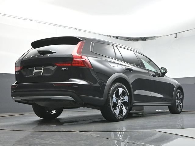 Used 2025 Volvo V60 B5 Cross Country Plus AWD/4WD image 39