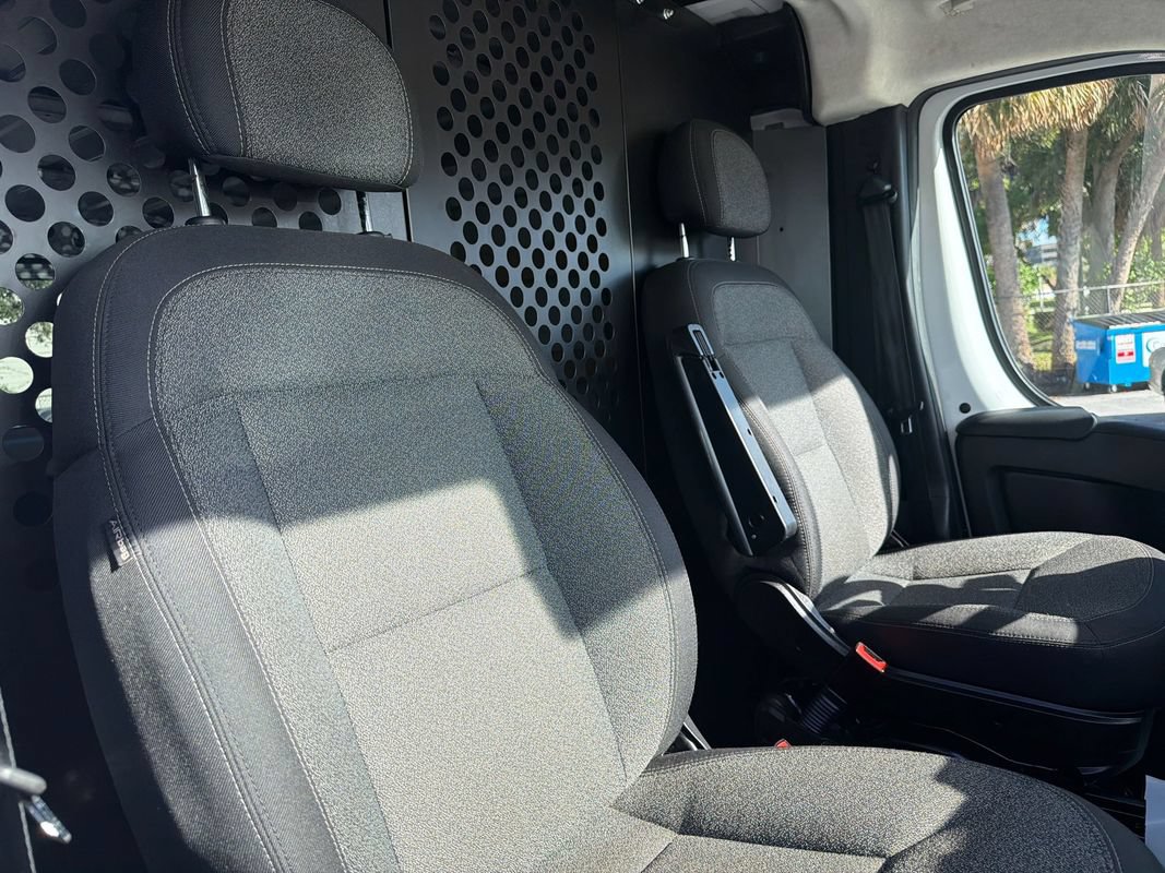 Used 2025 RAM ProMaster 2500 w/ U-Haul Equipment Group FWD image 10