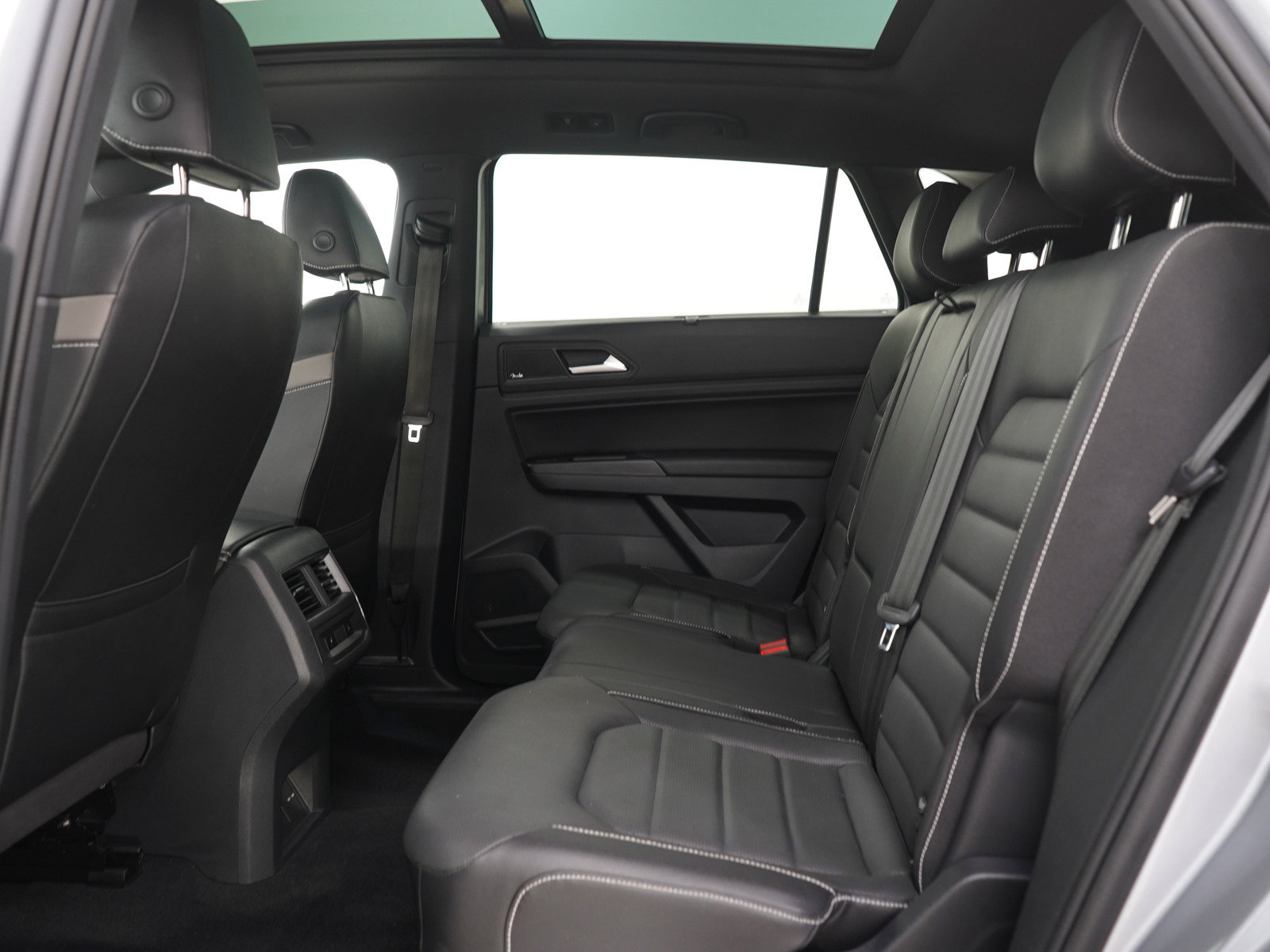 Used 2020 Volkswagen Atlas Cross Sport SEL Premium R-Line AWD/4WD image 19