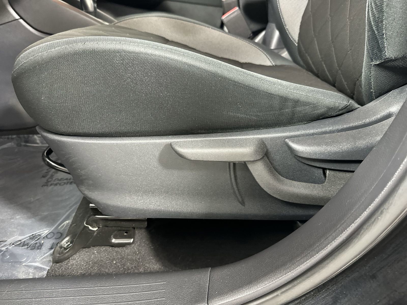 Used 2020 Nissan Kicks S image 22