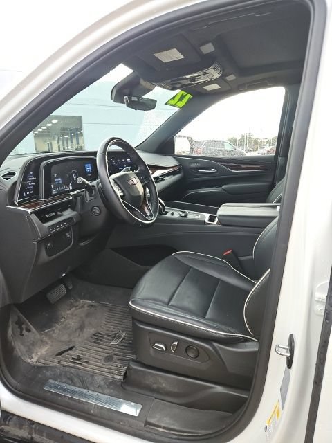 Certified 2022 Cadillac Escalade Premium Luxury AWD/4WD image 13