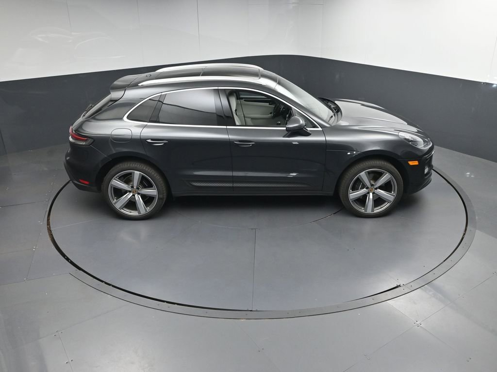 Certified 2024 Porsche Macan AWD/4WD image 37