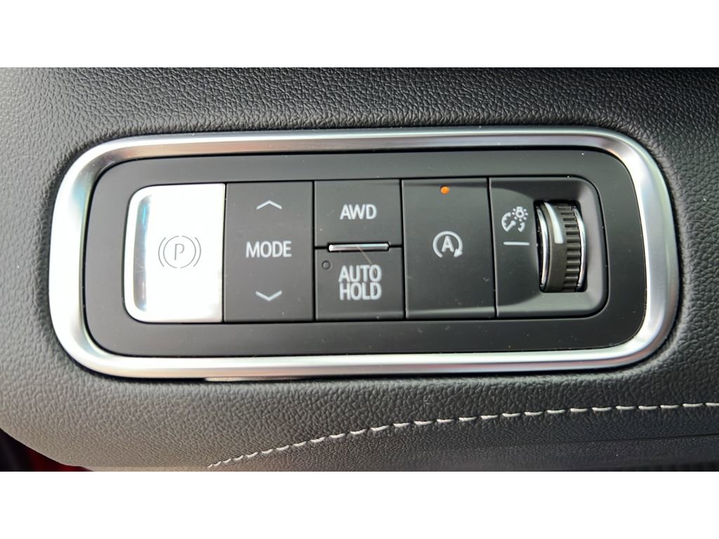 Certified 2025 Buick Enclave Avenir w/ Super Cruise Package AWD/4WD image 23