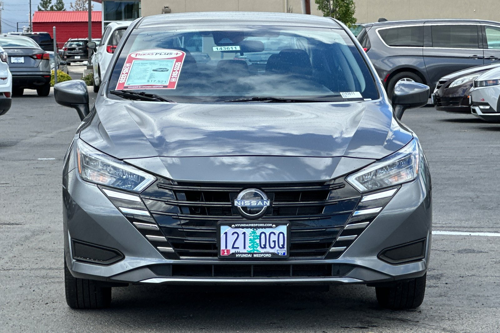 Used 2025 Nissan Versa SV FWD image 9