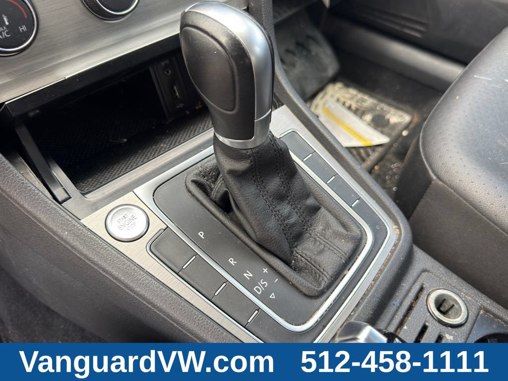 Used 2017 Volkswagen Golf SE FWD image 14