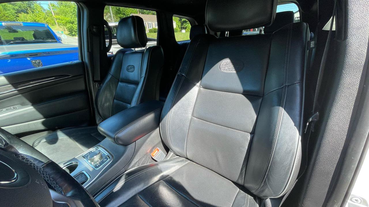 Used 2021 Jeep Grand Cherokee Overland AWD/4WD image 17