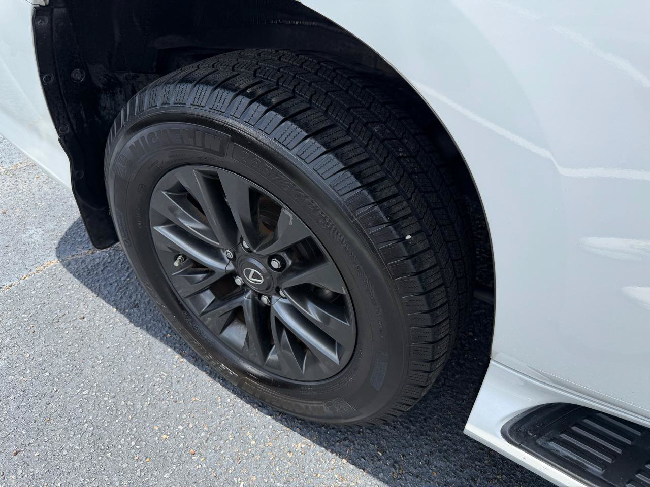 Used 2020 Lexus GX 460 Premium w/ Premium Package AWD/4WD image 11