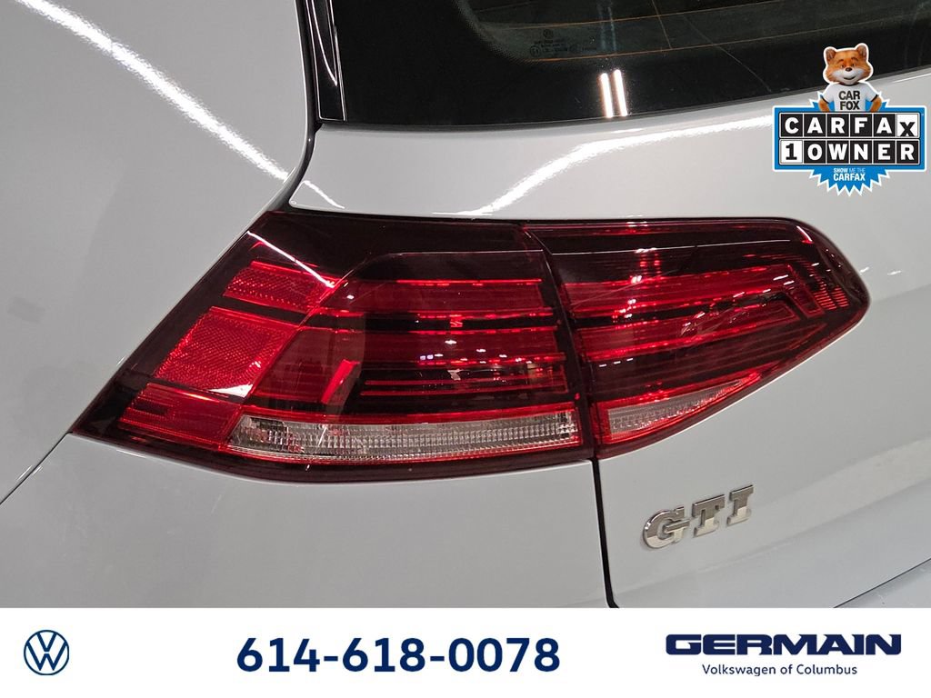 Used 2018 Volkswagen GTI SE FWD image 17
