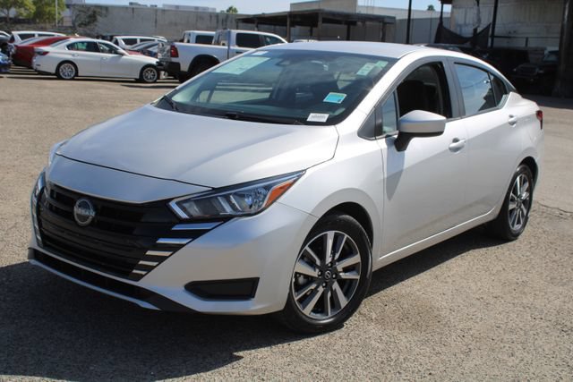 Used 2024 Nissan Versa SV FWD image 12