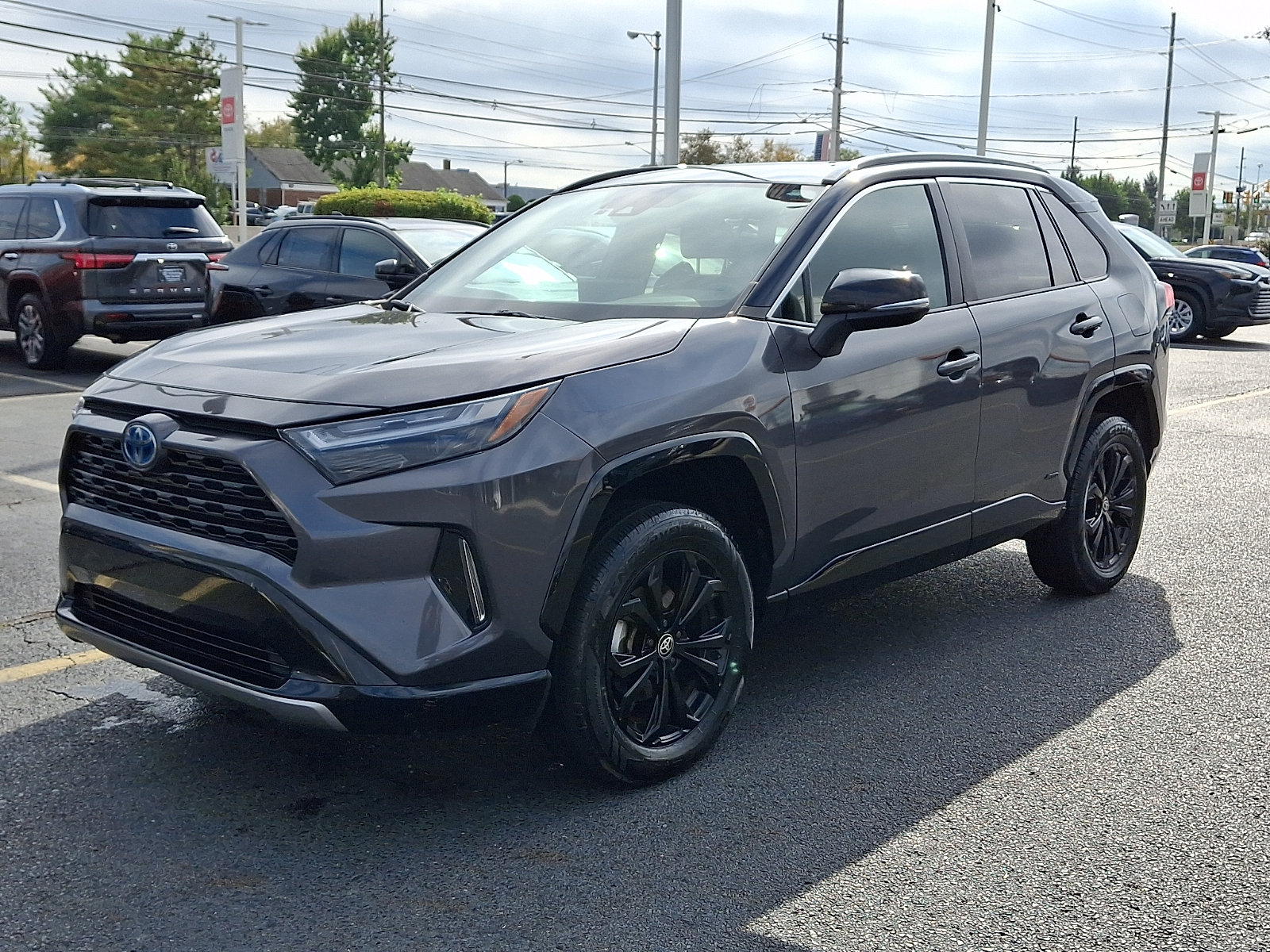 Used 2022 Toyota RAV4 XSE w/ XSE Grade Weather Package AWD/4WD image 3