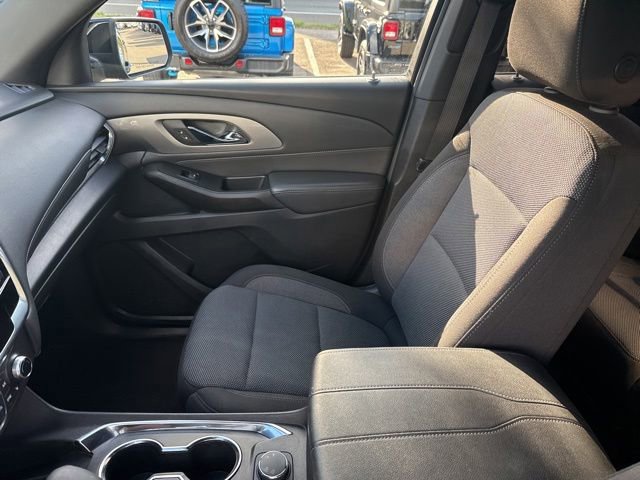 Used 2023 Chevrolet Traverse LT w/ Rear Camera Mirror Package AWD/4WD image 18