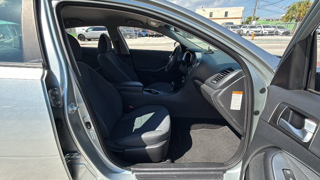 Used 2015 Kia Optima LX FWD image 40