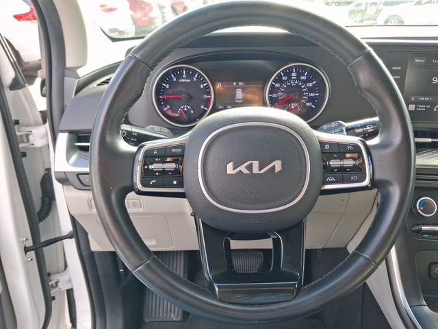 Used 2023 Kia Carnival LX image 14