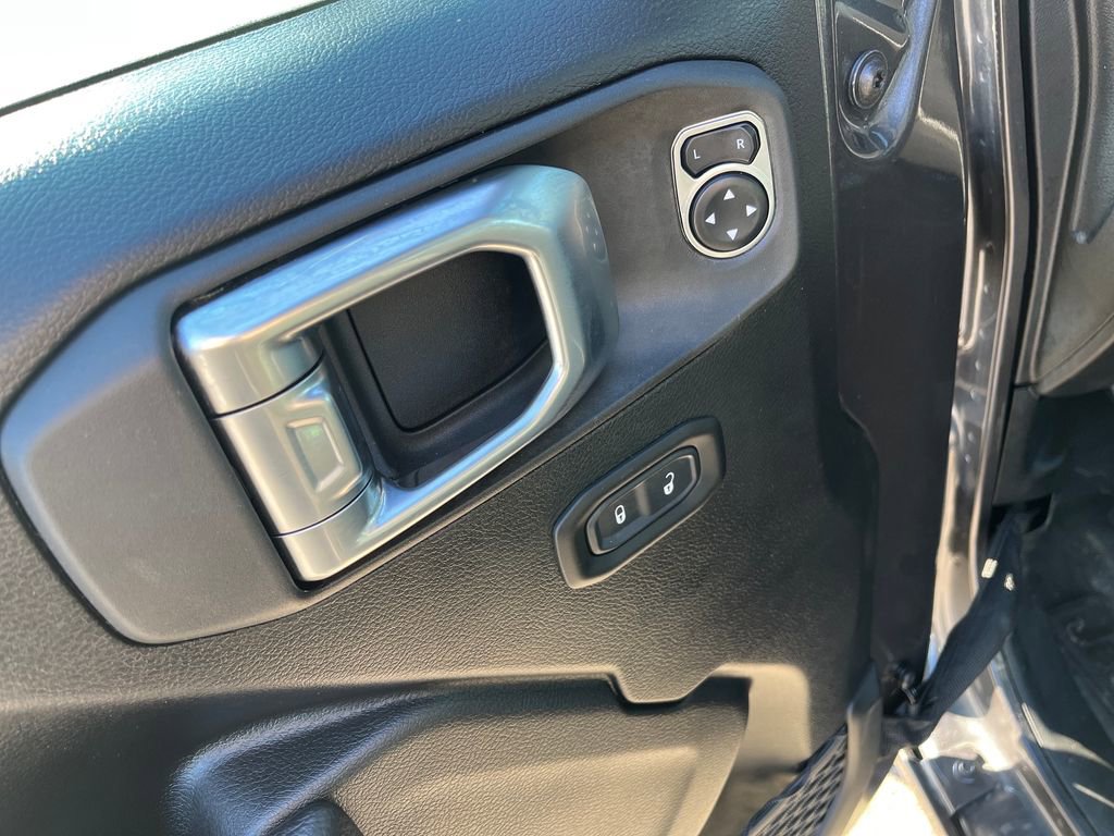 Used 2024 Jeep Wrangler Unlimited w/ Convenience Group image 14