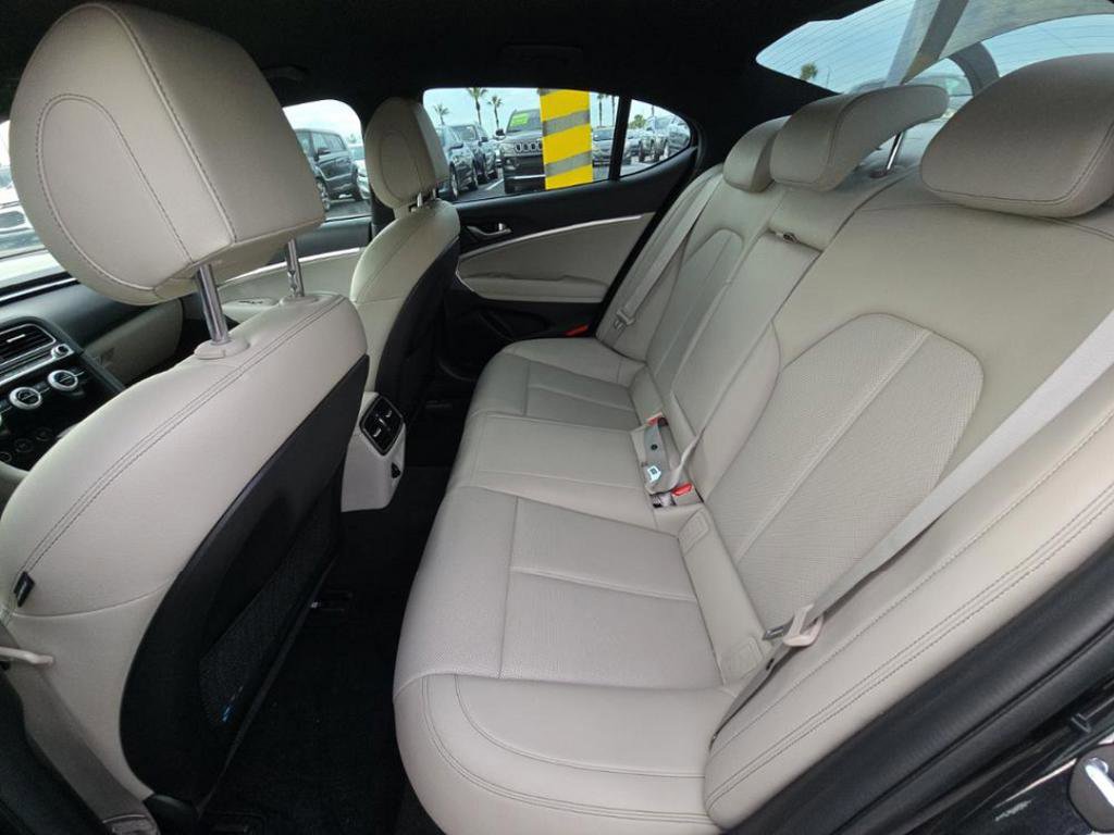 Used 2023 Genesis G70 2.0T RWD image 7
