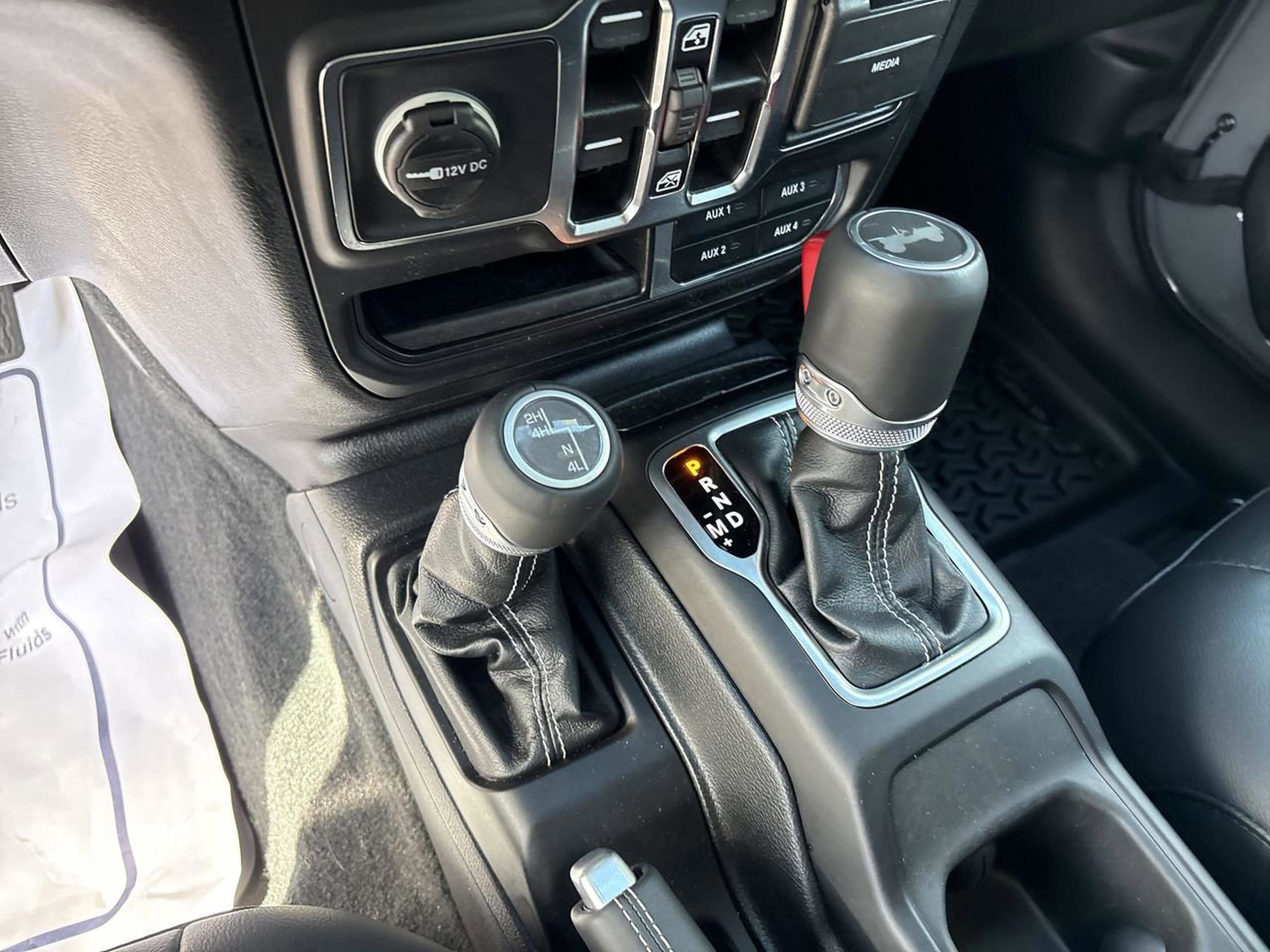 Used 2023 Jeep Wrangler Sahara w/ Cold Weather Group image 17