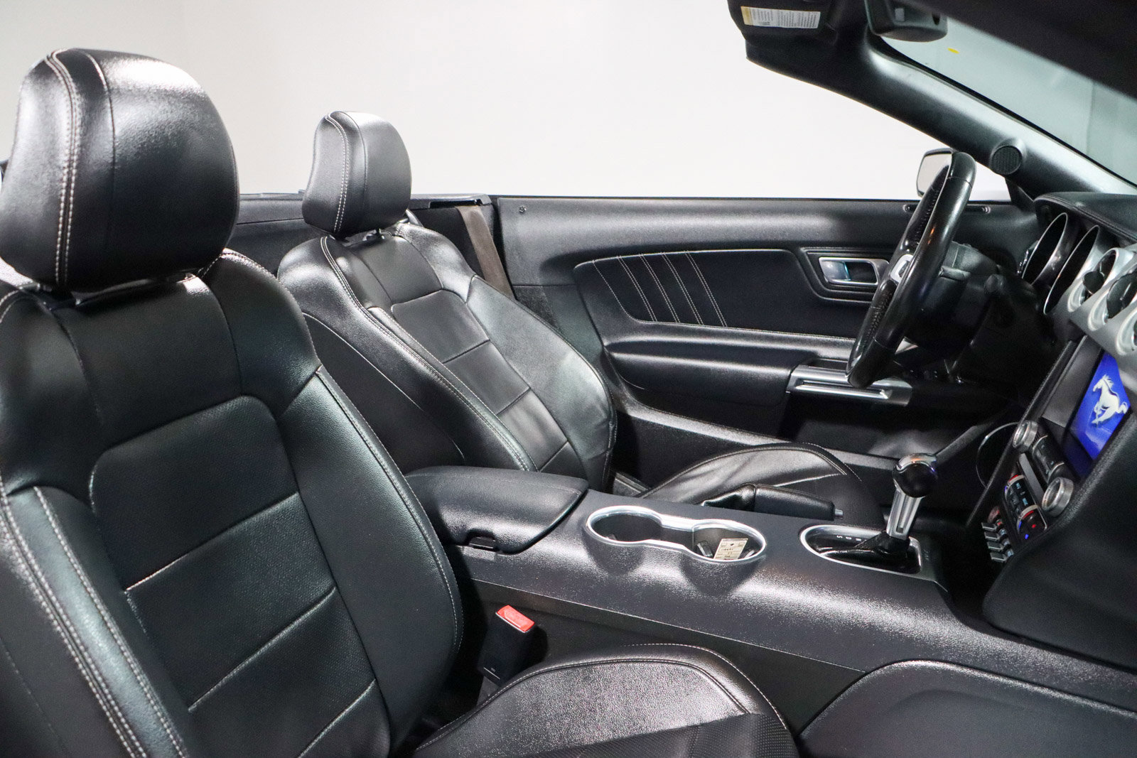 Used 2022 Ford Mustang Premium RWD image 26