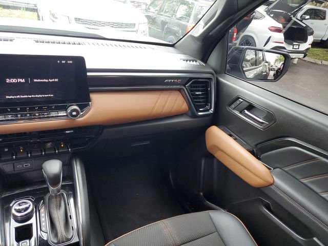 Used 2025 GMC Canyon AT4 w/ Nightfall Edition AWD/4WD image 14