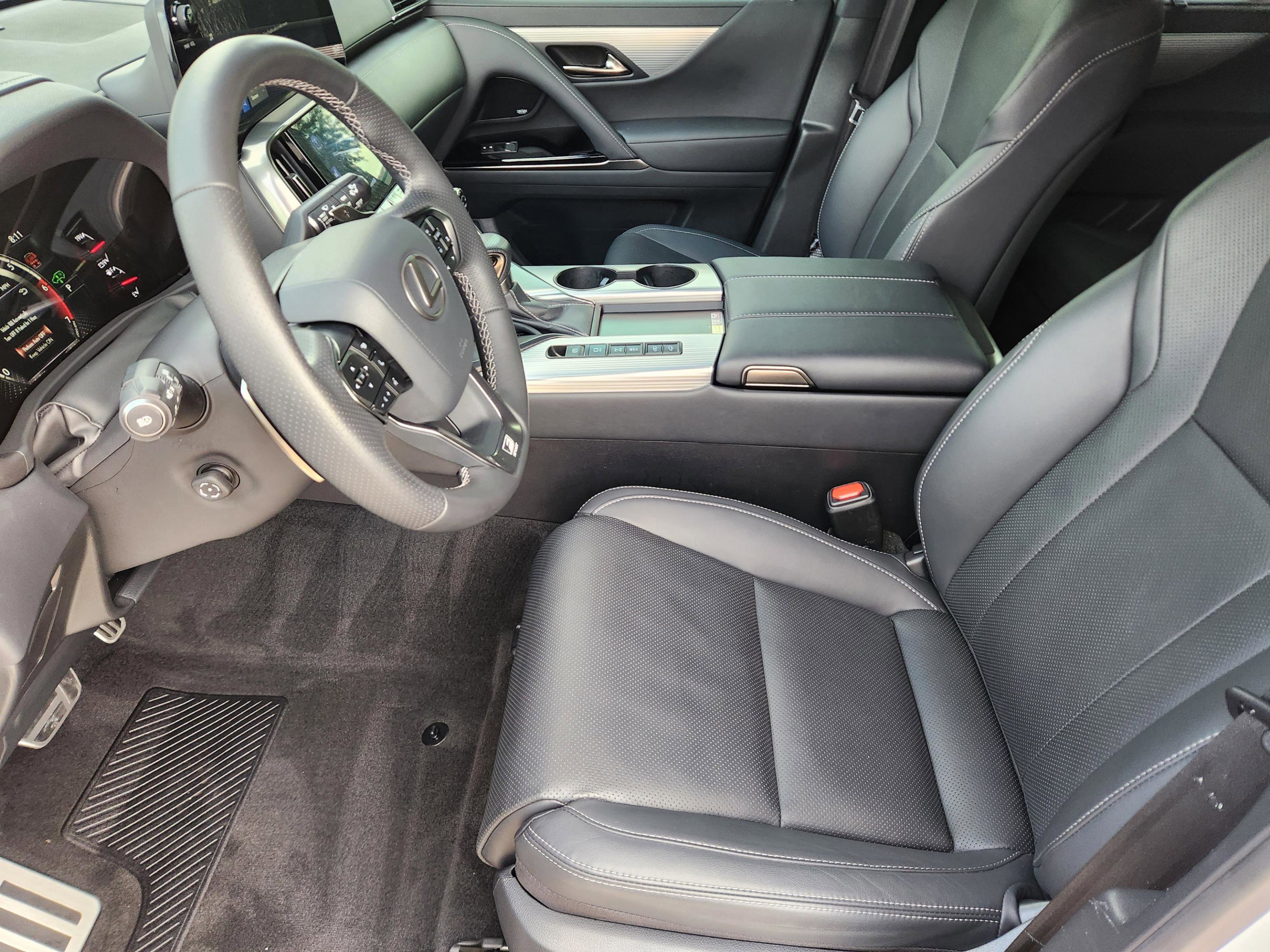 Used 2024 Lexus LX 600 F Sport AWD/4WD image 5