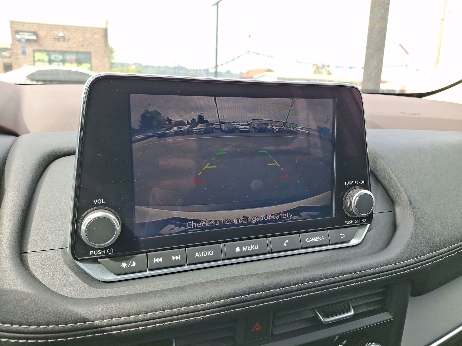Used 2023 Nissan Rogue S image 16