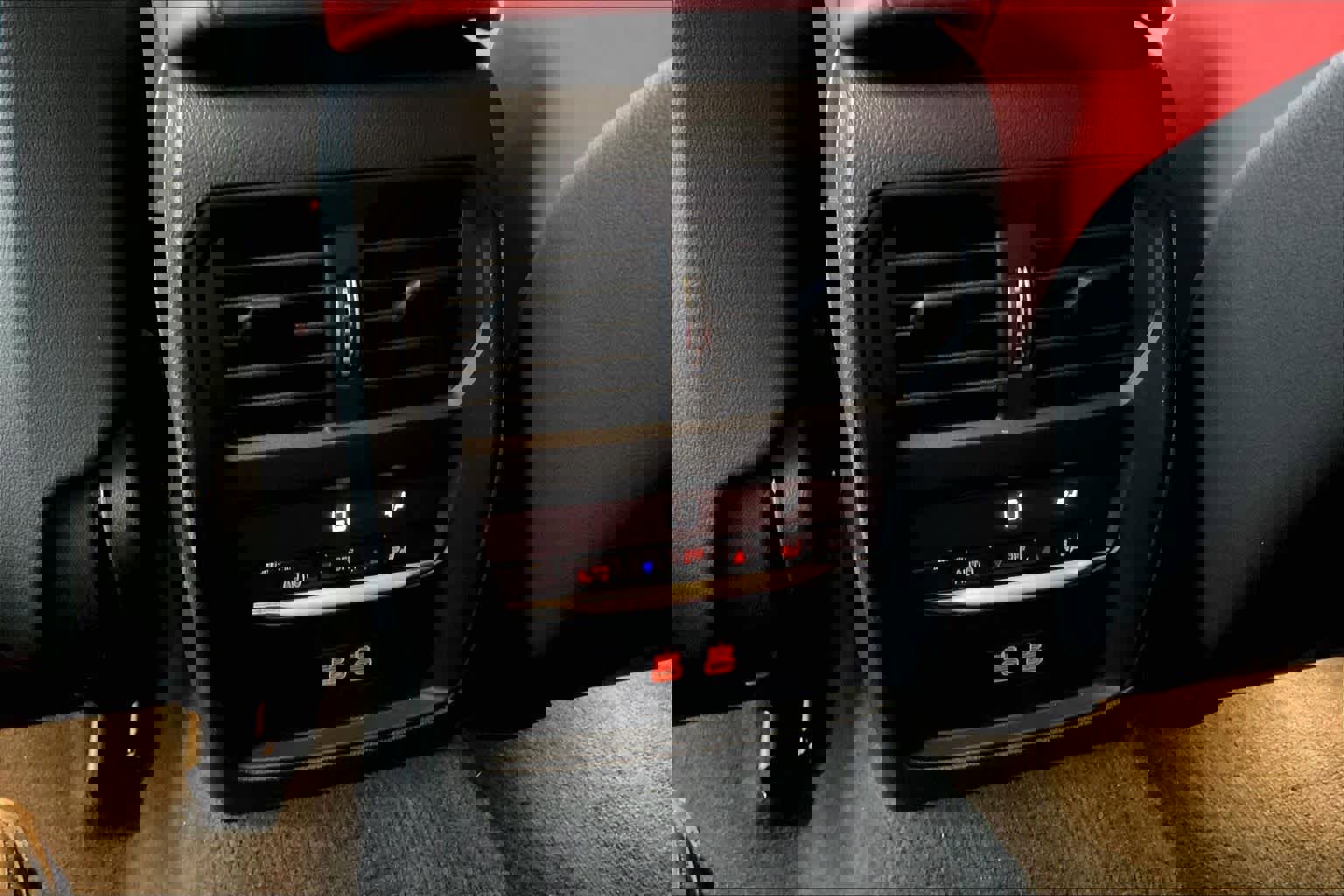 Used 2023 BMW M4 Coupe w/ M Driver's Package image 36