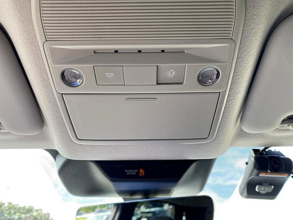 New 2025 Nissan Kicks SR w/ Interior Electronics Package image 14