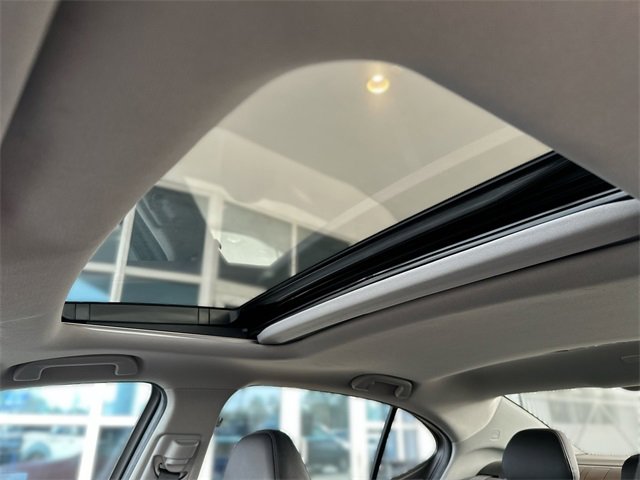 Used 2020 Acura TLX image 22