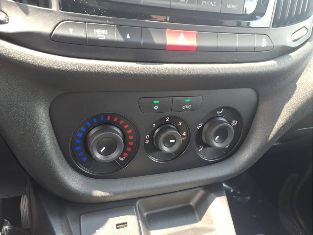 Used 2022 RAM ProMaster City Tradesman FWD image 9