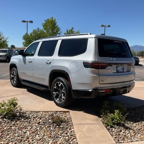 Used 2024 Jeep Wagoneer Series III AWD/4WD image 6