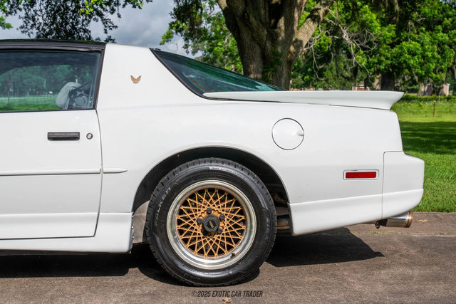 Used 1989 Pontiac Firebird Trans Am RWD image 5