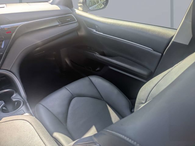 Used 2022 Toyota Camry XSE FWD image 16