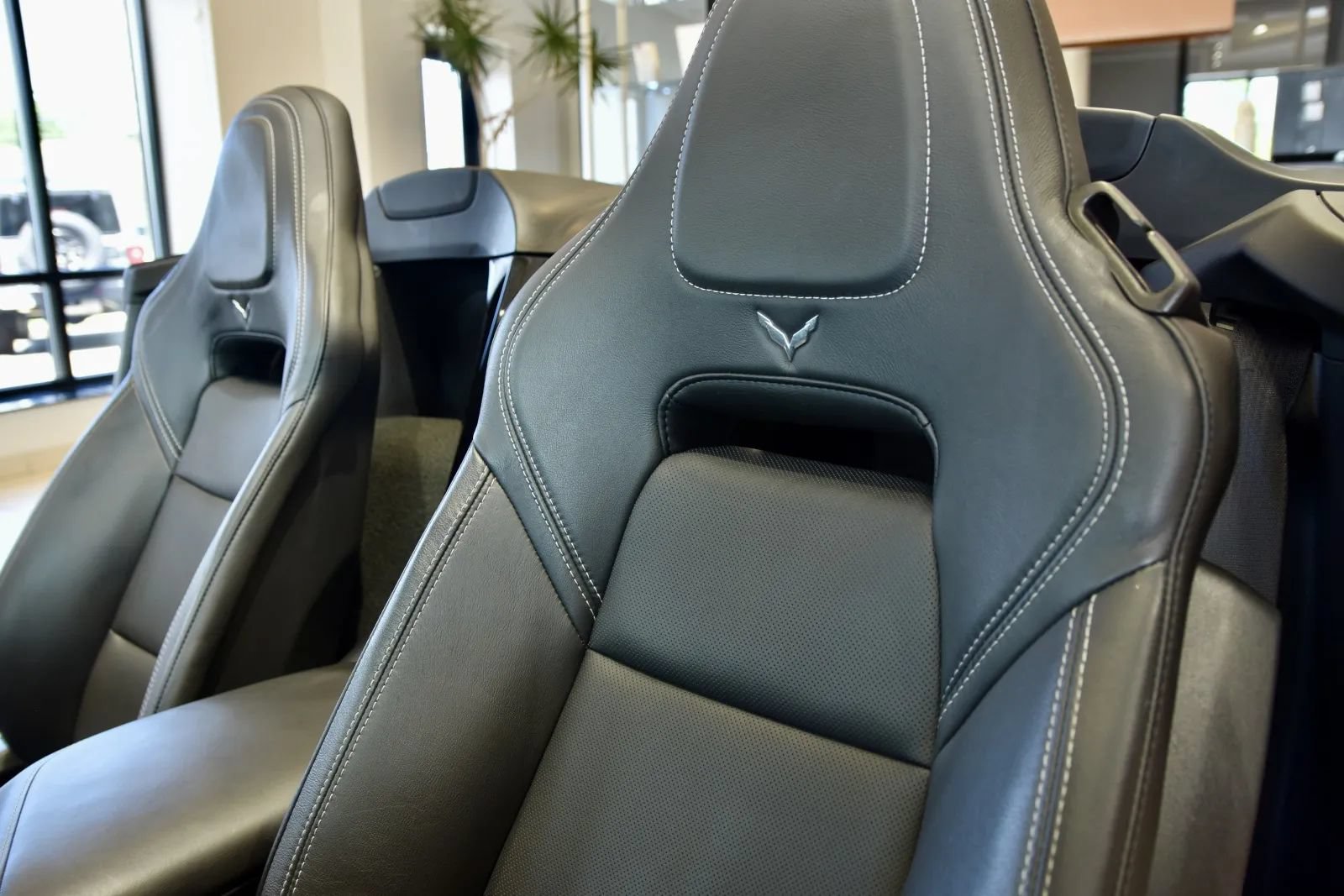 Used 2018 Chevrolet Corvette Stingray Convertible w/ 3LT Preferred Equipment Group RWD image 25
