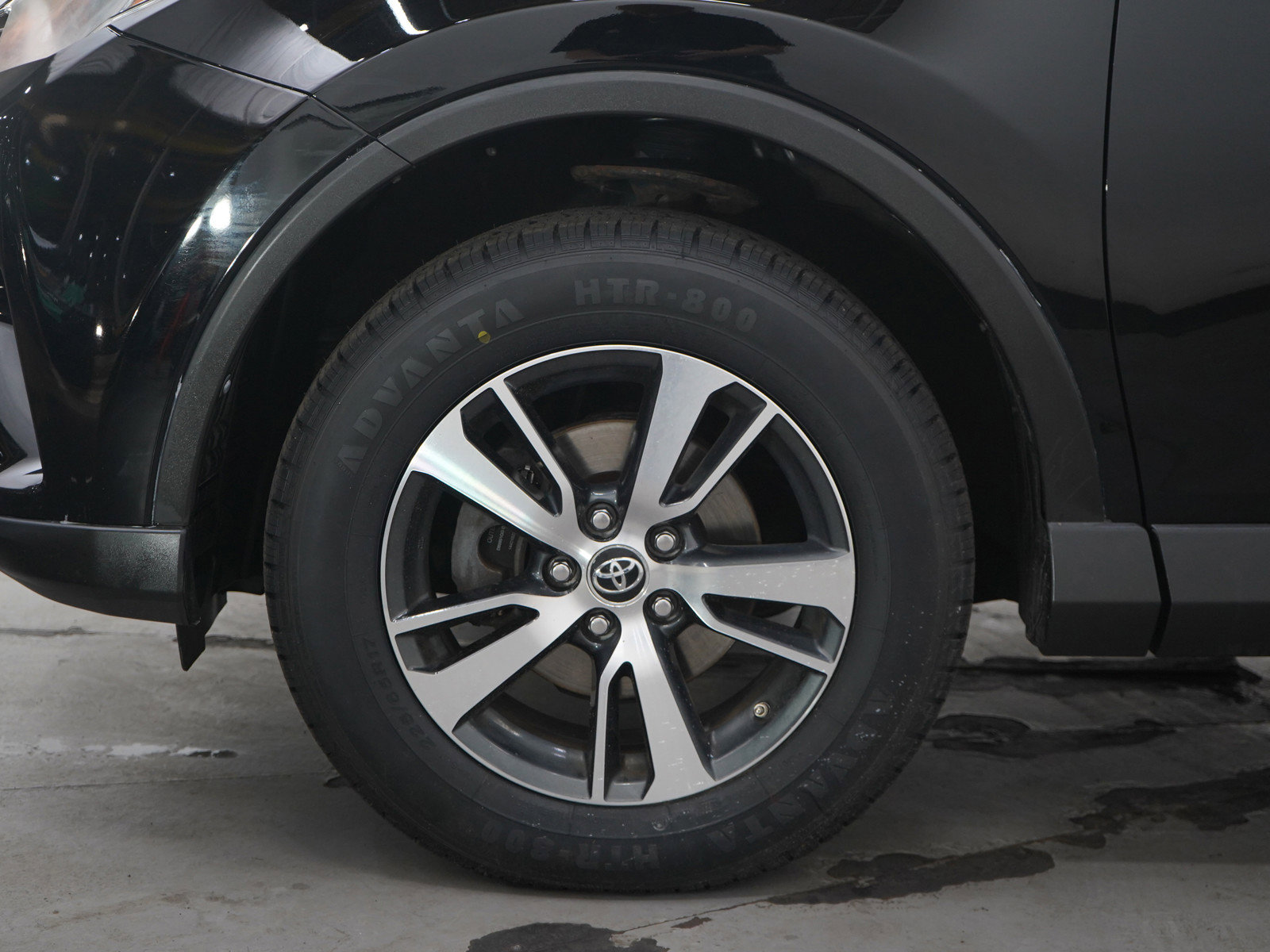 Used 2018 Toyota RAV4 XLE AWD/4WD image 27