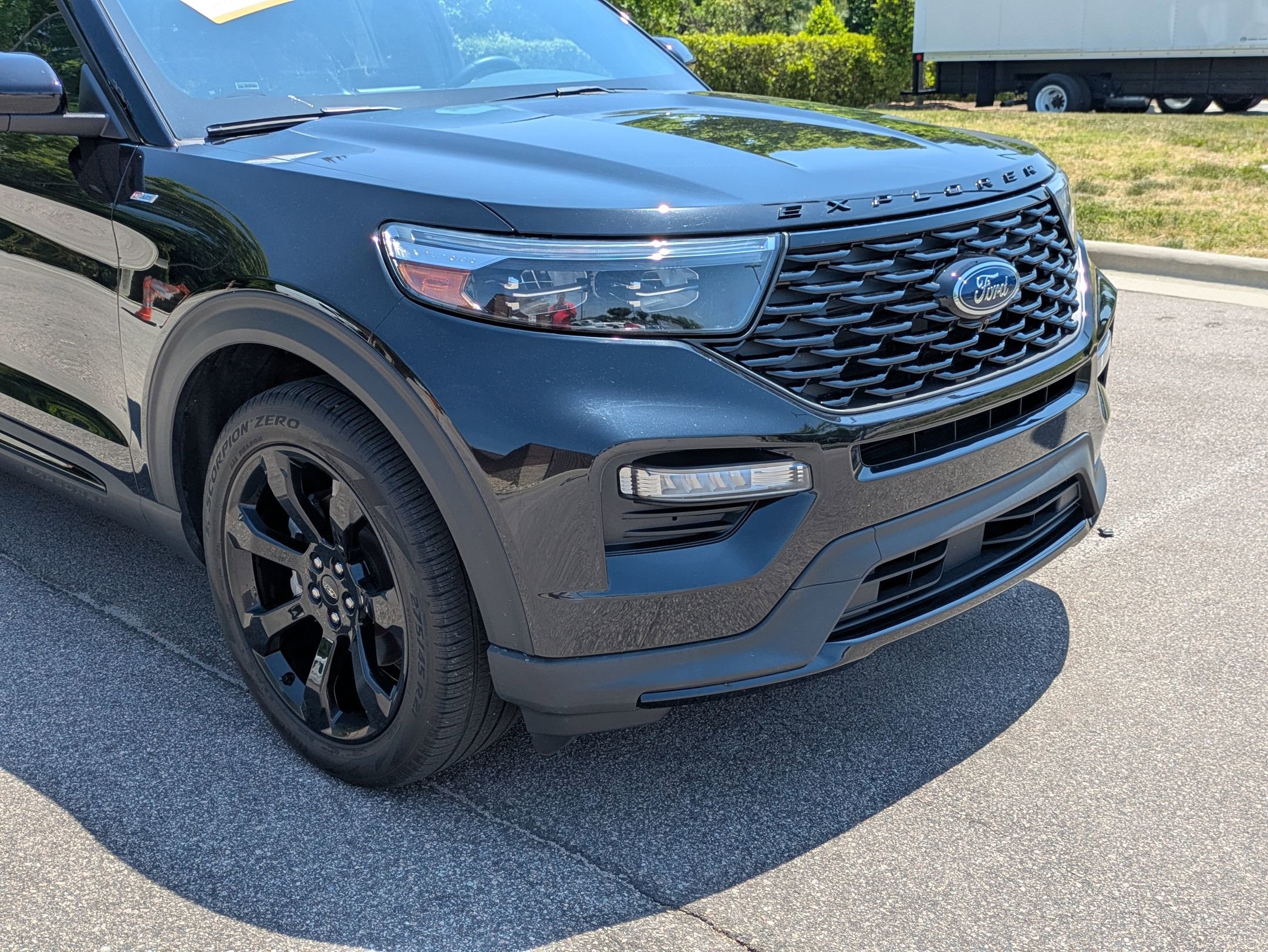 Certified 2024 Ford Explorer ST-Line w/ Class IV Trailer Tow Package RWD image 9