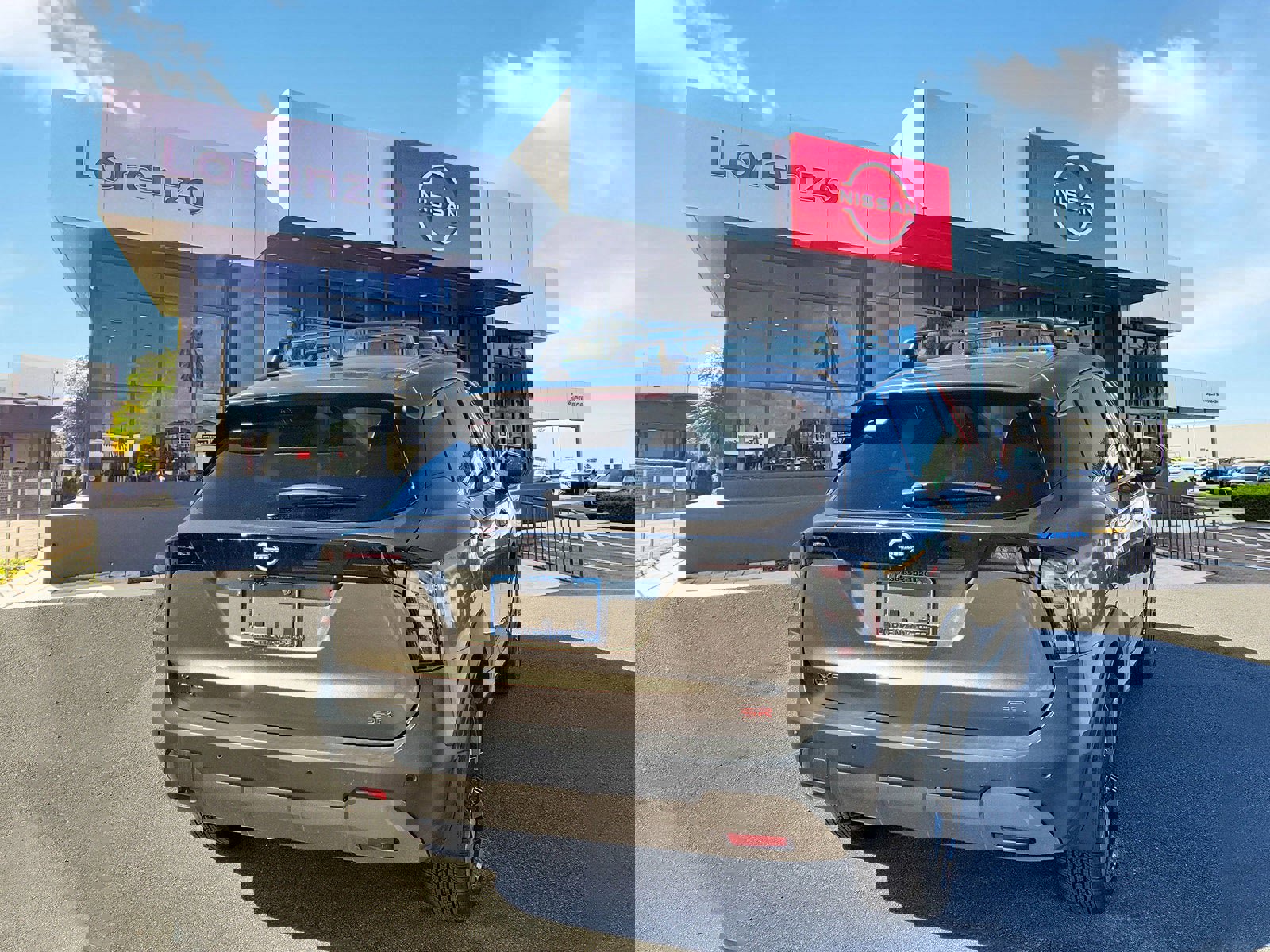 New 2025 Nissan Kicks SR image 4