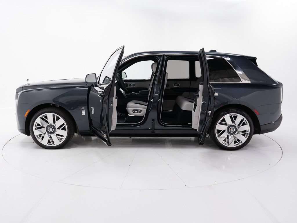 Used 2026 Rolls-Royce Cullinan AWD/4WD image 9