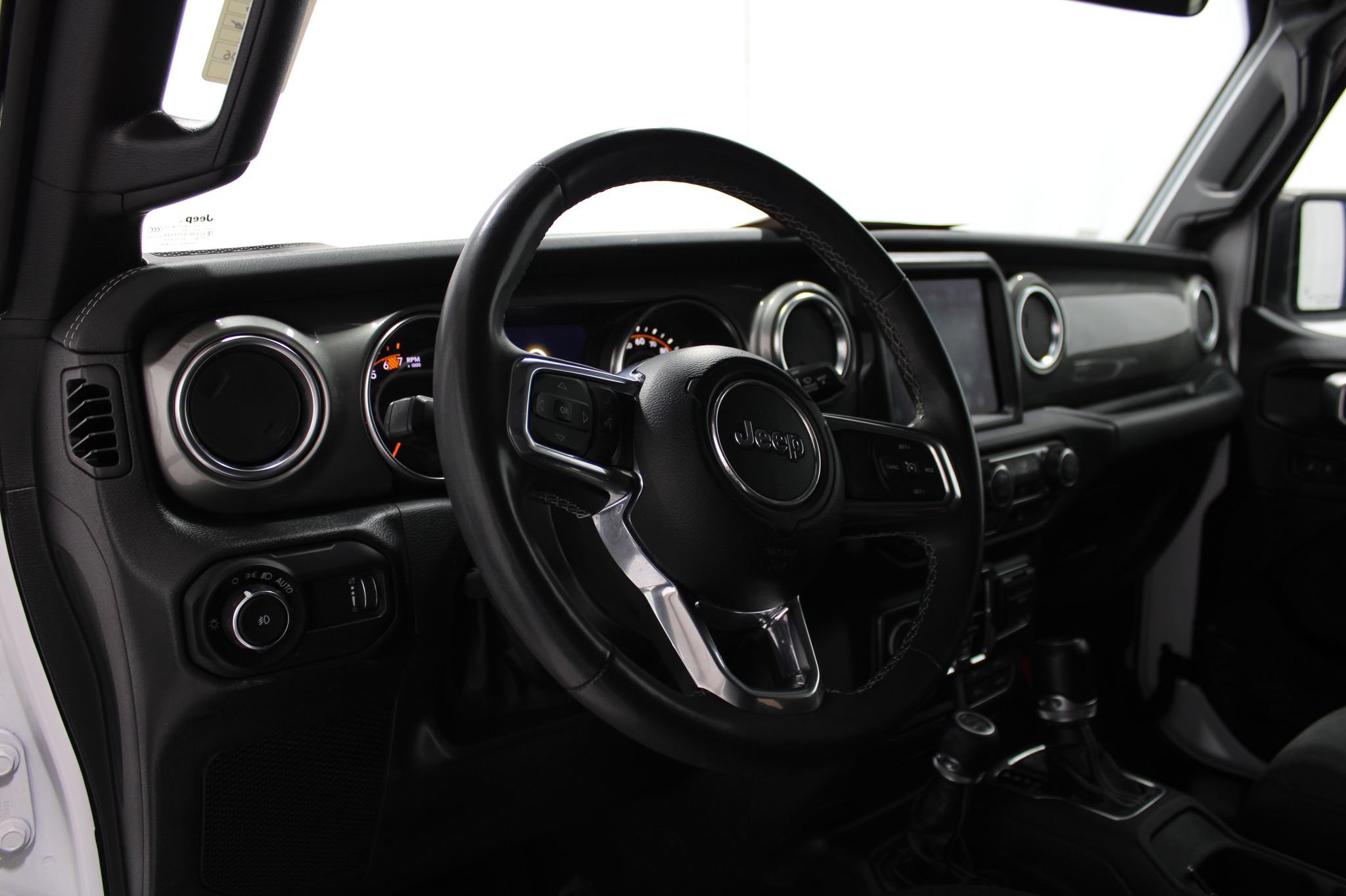 Used 2023 Jeep Wrangler Unlimited Sahara w/ Cold Weather Group AWD/4WD image 12