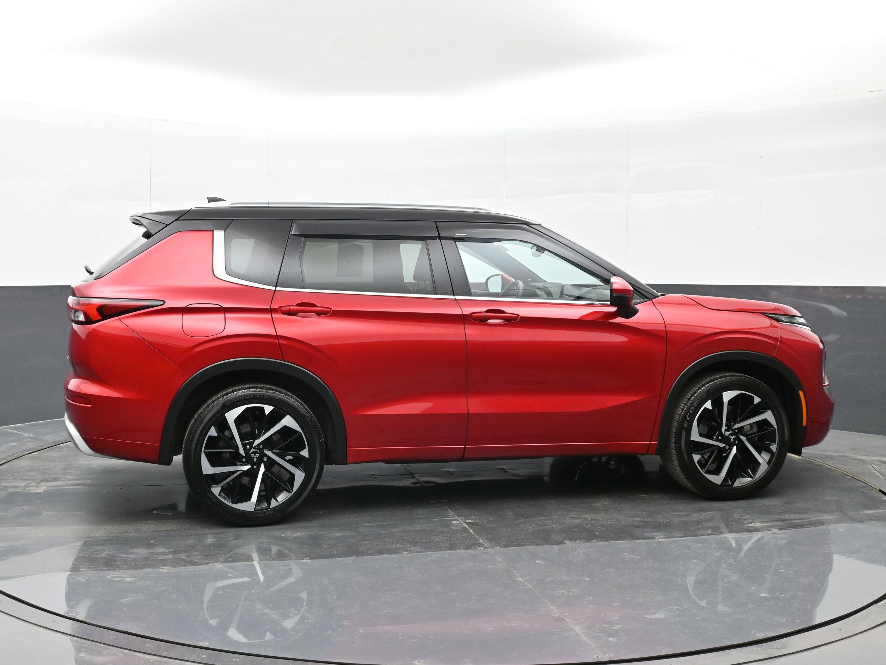 Used 2024 Mitsubishi Outlander SEL image 9