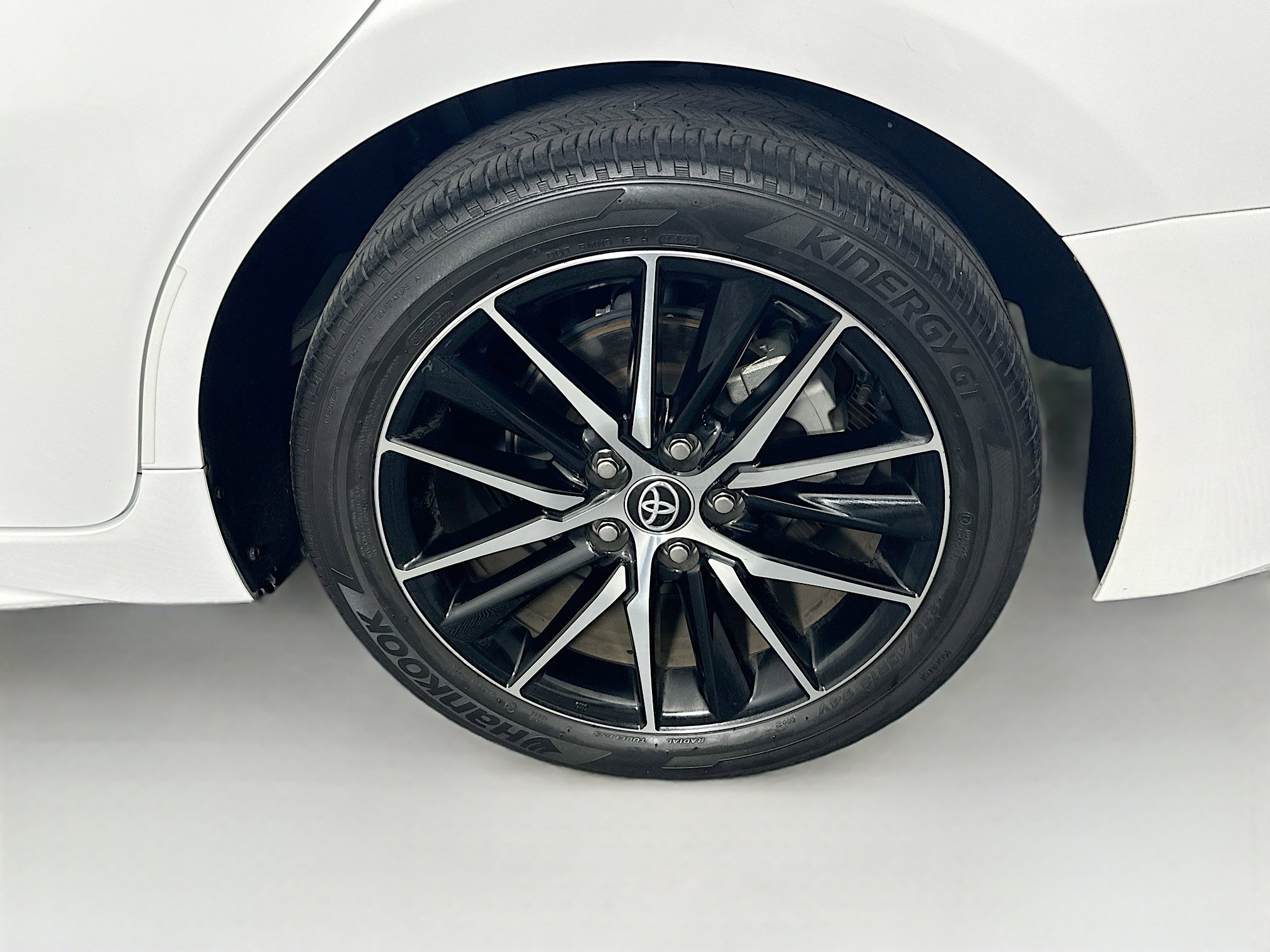 Used 2023 Toyota Camry SE image 11