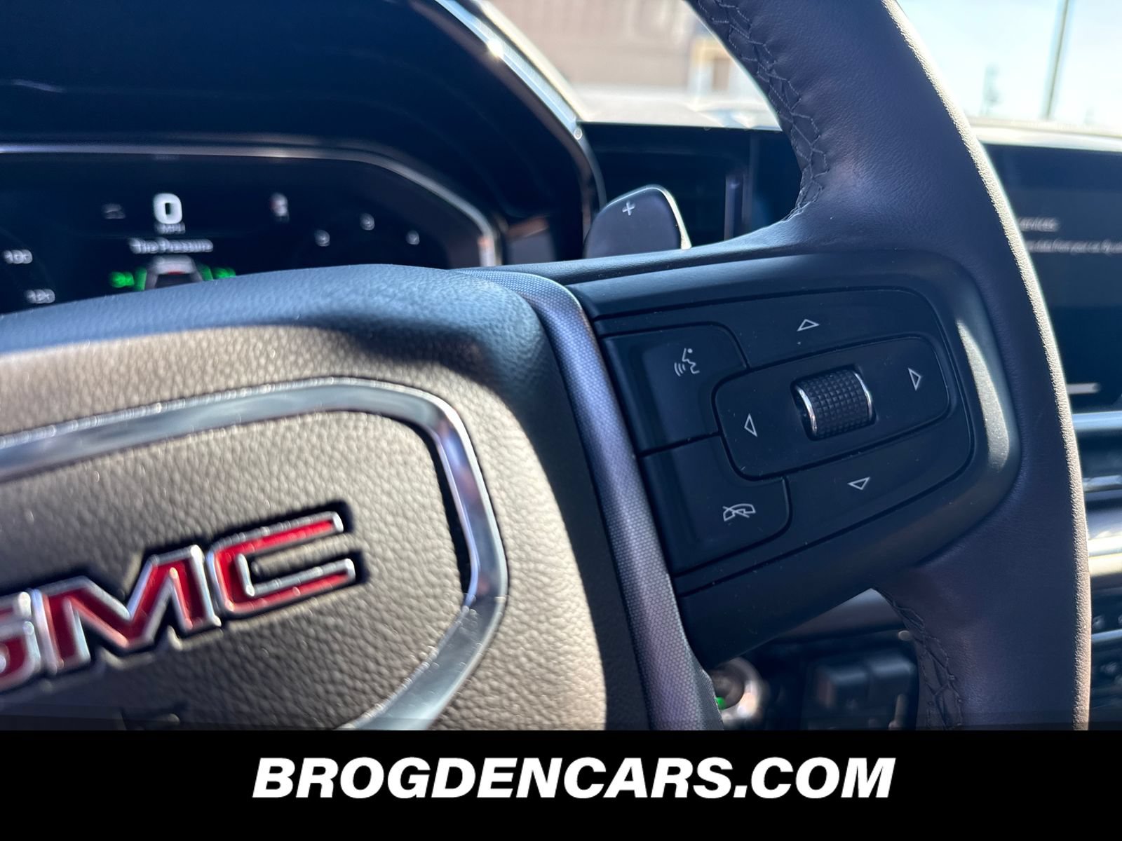 Used 2023 GMC Sierra 1500 SLT w/ SLT Premium Package AWD/4WD image 5