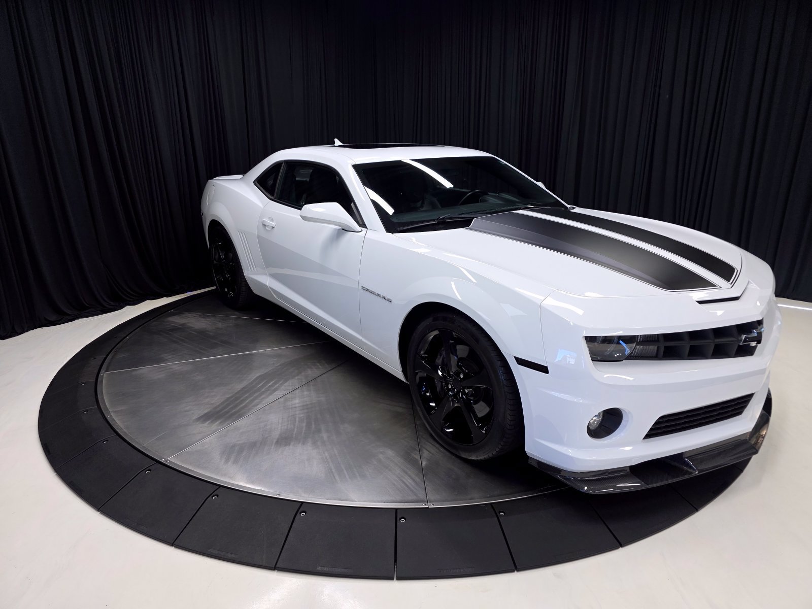 Used 2013 Chevrolet Camaro SS w/ RS Package RWD image 6