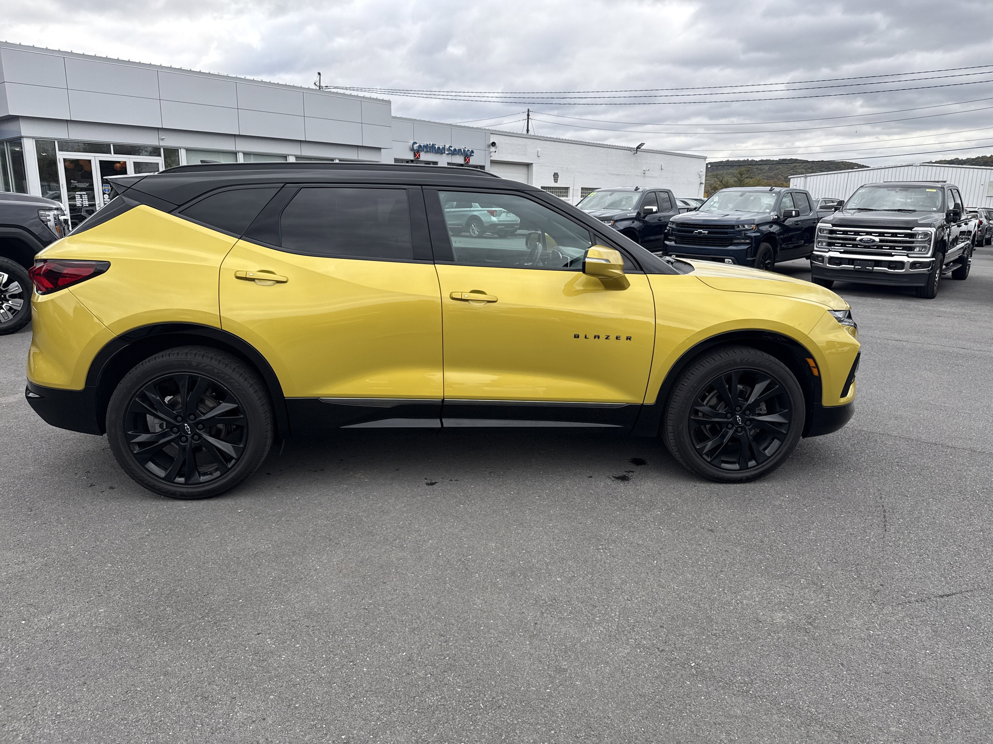 Used 2022 Chevrolet Blazer RS w/ Enhanced Convenience Package image 2