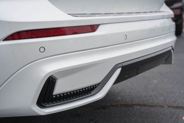 New 2026 Volvo XC60 B5 Ultra w/ Protection Package Premier image 8