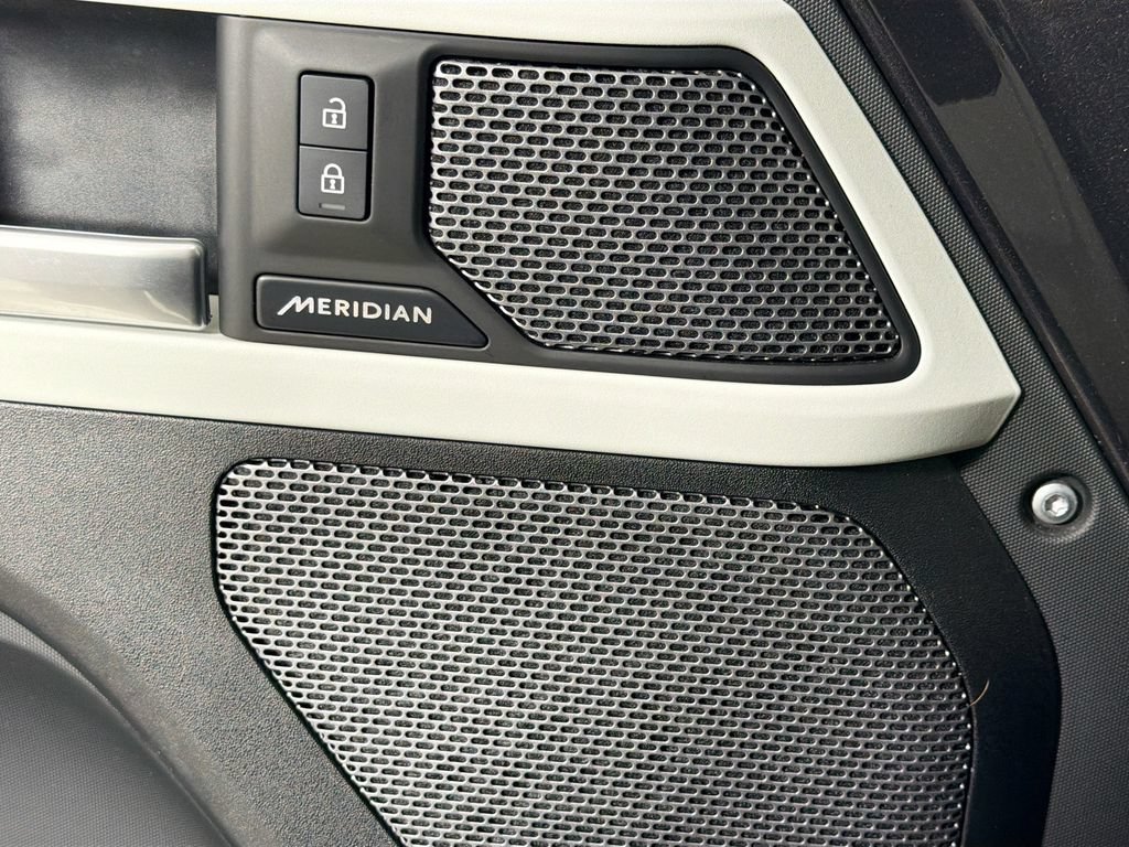 Certified 2024 Land Rover Defender 110 S AWD/4WD image 19