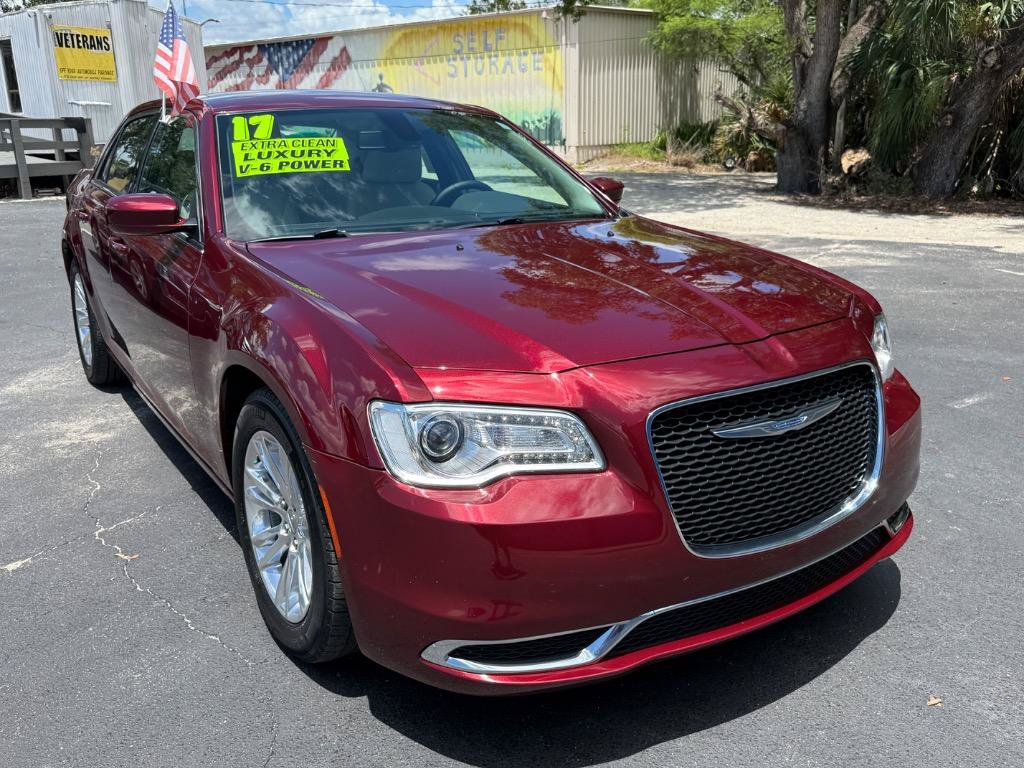 Used 2017 Chrysler 300 Limited RWD image 1