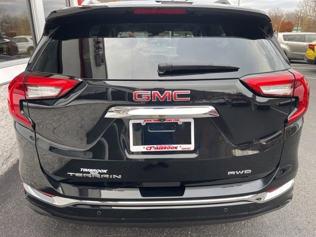 Used 2024 GMC Terrain Denali w/ Black Diamond Edition image 10