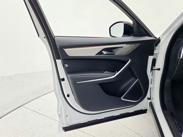 Certified 2025 Jaguar F-PACE R-Dynamic S AWD/4WD image 31