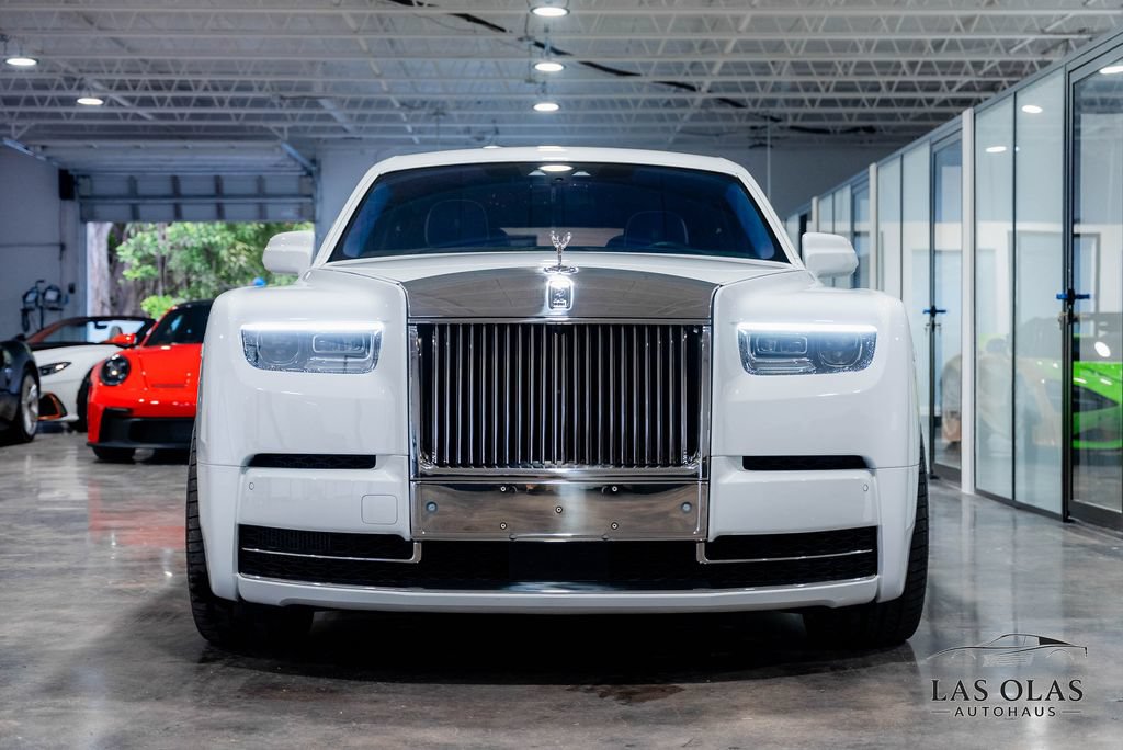 Used 2024 Rolls-Royce Phantom Sedan RWD image 12
