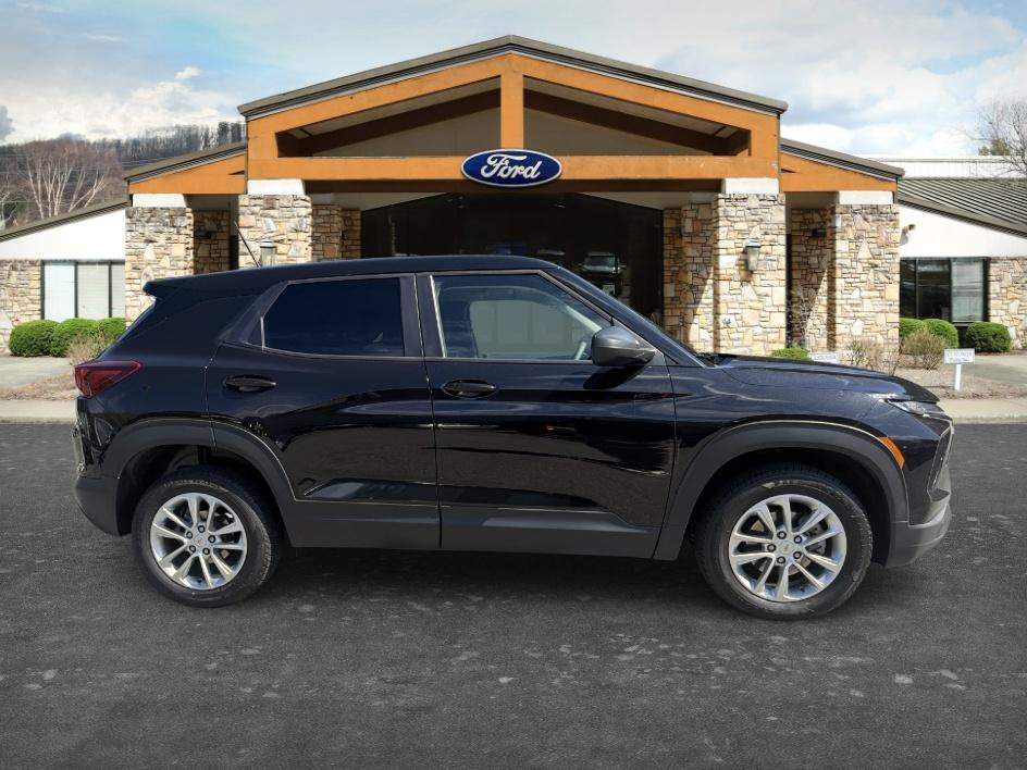 Used 2024 Chevrolet TrailBlazer LS w/ LS Convenience Package AWD/4WD image 5